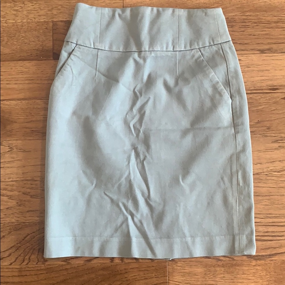 Banana Republic light gray pencil skirt